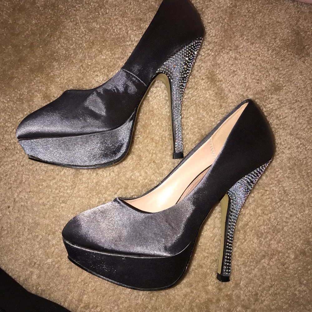 Grey Pumps